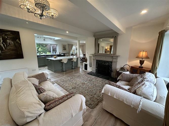 Lynbar, 7 Shrewsbury Downs, Ballinlough, Cork
