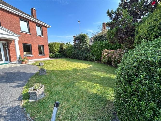 Lynbar, 7 Shrewsbury Downs, Ballinlough, Cork