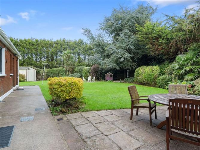 Lynbar, 7 Shrewsbury Downs, Ballinlough, Cork