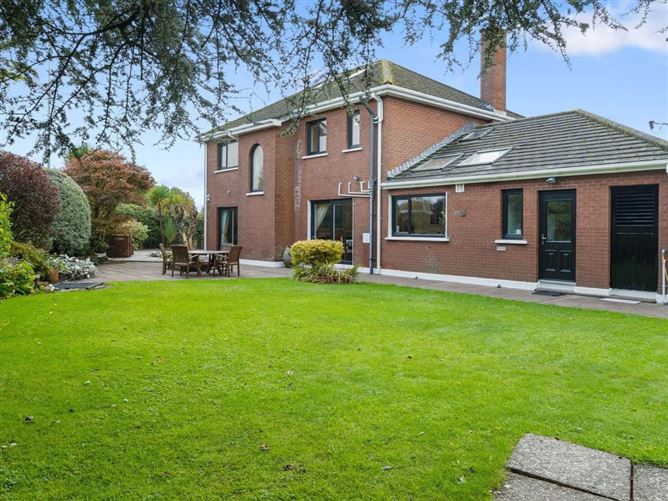 Lynbar, 7 Shrewsbury Downs, Ballinlough, Cork