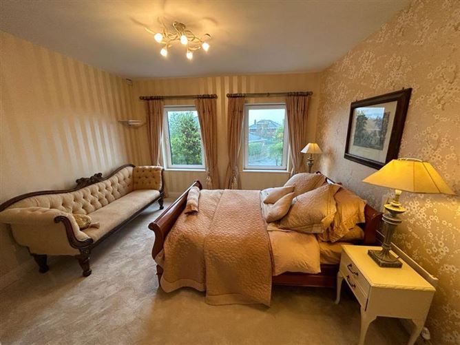 Lynbar, 7 Shrewsbury Downs, Ballinlough, Cork
