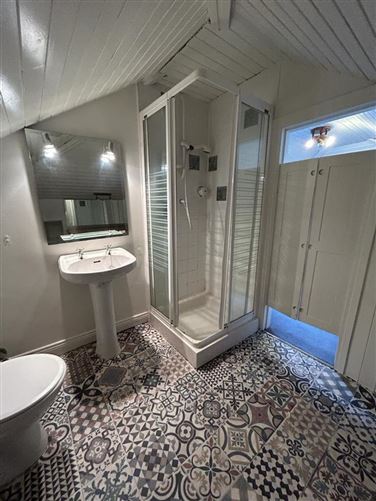 Lynbar, 7 Shrewsbury Downs, Ballinlough, Cork