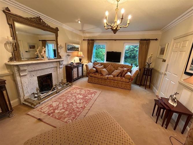 Lynbar, 7 Shrewsbury Downs, Ballinlough, Cork