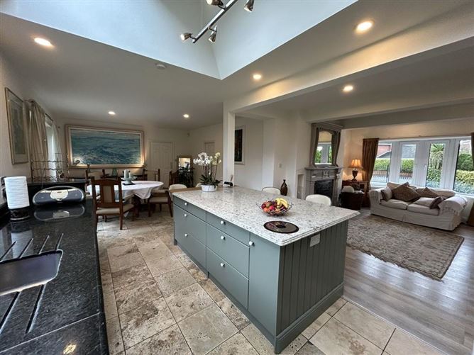 Lynbar, 7 Shrewsbury Downs, Ballinlough, Cork