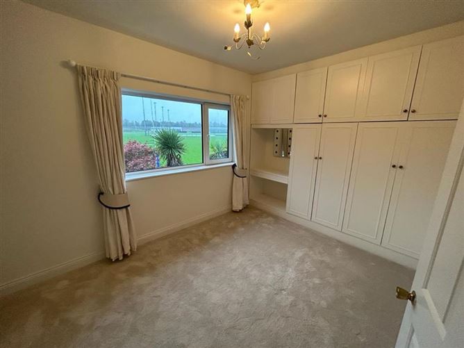 Lynbar, 7 Shrewsbury Downs, Ballinlough, Cork