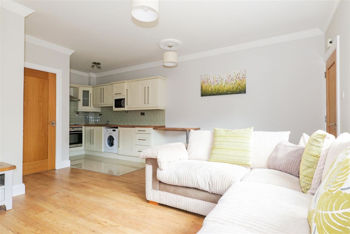 16 Glenmore, College Road, Galway