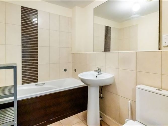 https://photos-a.propertyimages.ie/media/9/3/1/4935139/43d1fa70-f448-4c8f-a4cf-acb0e444847b_l.jpg