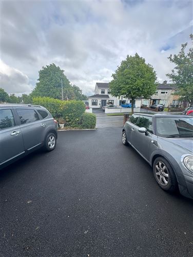https://photos-a.propertyimages.ie/media/9/3/1/4935139/868e5e82-5c98-4fa1-ab74-af738a38a0ee_l.jpg