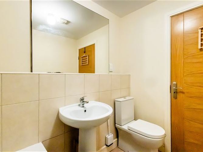 https://photos-a.propertyimages.ie/media/9/3/1/4935139/43d1fa70-f448-4c8f-a4cf-acb0e444847b_l.jpg
