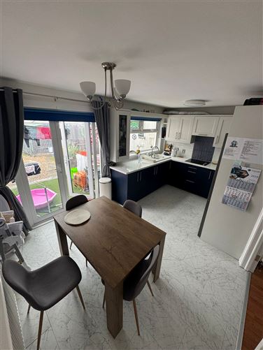 https://photos-a.propertyimages.ie/media/9/3/1/4935139/868e5e82-5c98-4fa1-ab74-af738a38a0ee_l.jpg