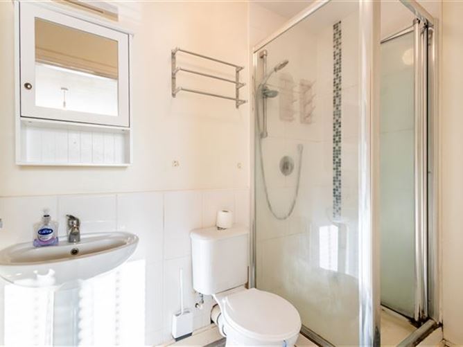 https://photos-a.propertyimages.ie/media/9/3/1/4935139/43d1fa70-f448-4c8f-a4cf-acb0e444847b_l.jpg