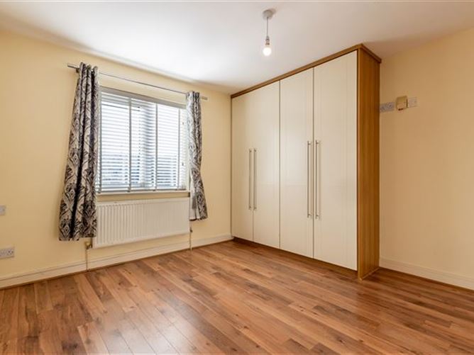 https://photos-a.propertyimages.ie/media/9/3/1/4935139/43d1fa70-f448-4c8f-a4cf-acb0e444847b_l.jpg