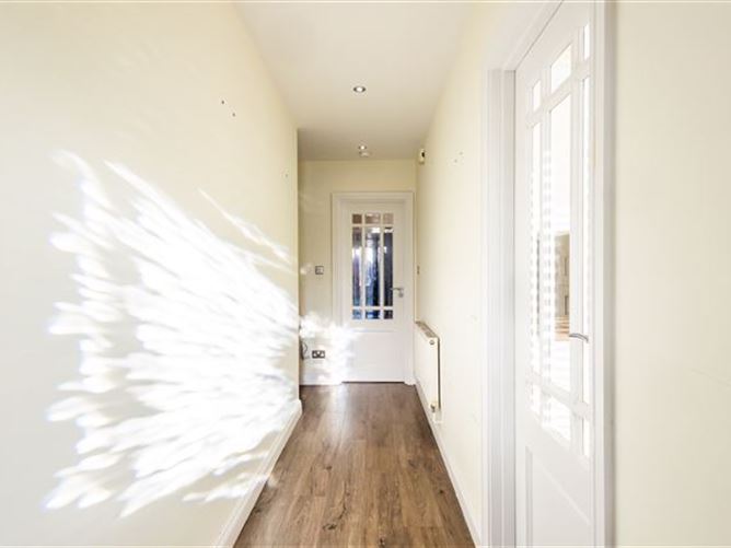 https://photos-a.propertyimages.ie/media/9/3/1/4935139/43d1fa70-f448-4c8f-a4cf-acb0e444847b_l.jpg