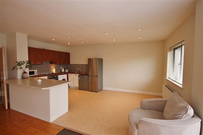 14 Rosse Court Way, Lucan, Co. Dublin