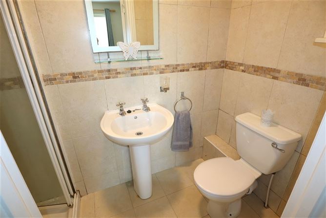 73 Castle Glen , Donacarney, Meath