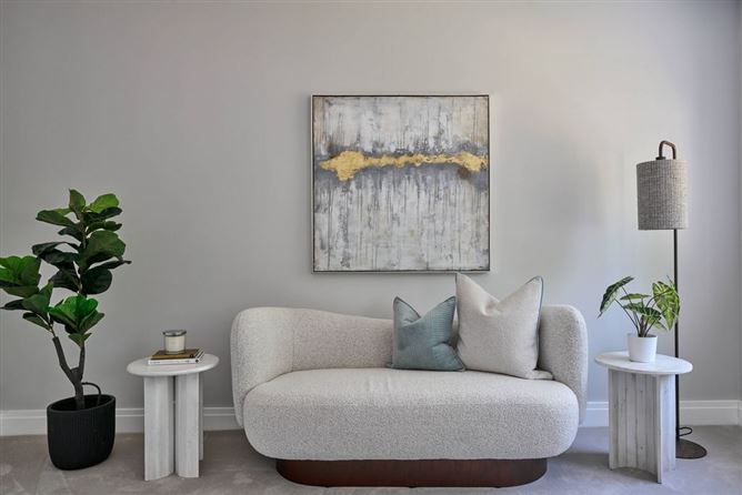 https://photos-a.propertyimages.ie/media/9/3/2/5002239/c0df09a8-f32a-4aca-b5dd-3c95d2ccfb51_l.jpg