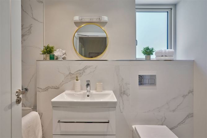 https://photos-a.propertyimages.ie/media/9/3/2/5002239/c0df09a8-f32a-4aca-b5dd-3c95d2ccfb51_l.jpg