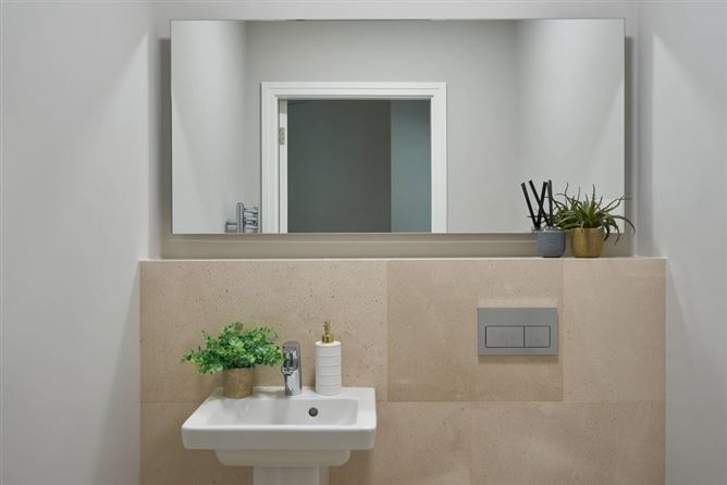 https://photos-a.propertyimages.ie/media/9/3/2/5002239/c0df09a8-f32a-4aca-b5dd-3c95d2ccfb51_l.jpg