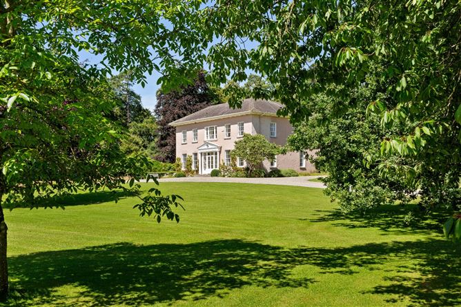 https://photos-a.propertyimages.ie/media/9/3/2/5025239/47087818-0198-484f-a5c0-b7a7aab3b34d_l.jpg