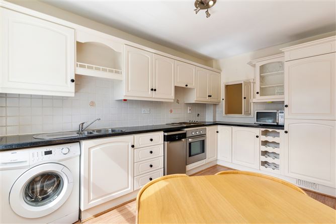 8 Lansdowne Square, Herbert Road, Sandymount, Dublin 4