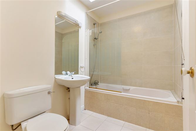 8 Lansdowne Square, Herbert Road, Sandymount, Dublin 4