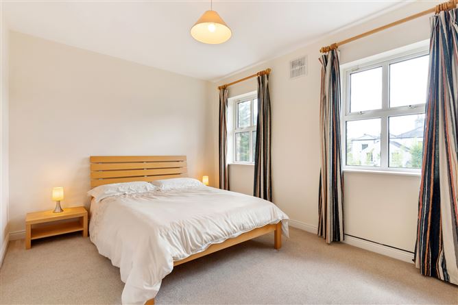 8 Lansdowne Square, Herbert Road, Sandymount, Dublin 4