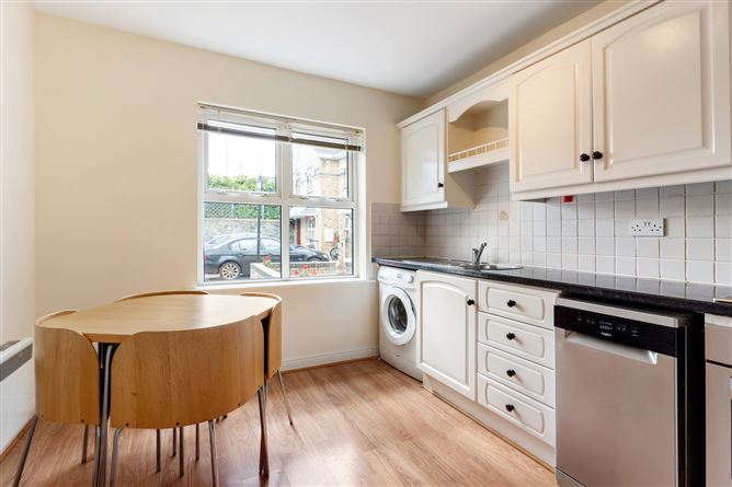 8 Lansdowne Square, Herbert Road, Sandymount, Dublin 4