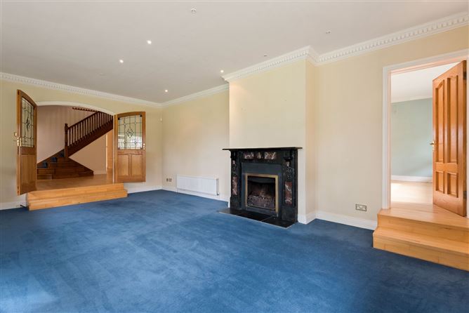 https://photos-a.propertyimages.ie/media/9/3/3/4844339/431bab2a-598d-488b-a30e-8e51d749e8ad_l.jpg