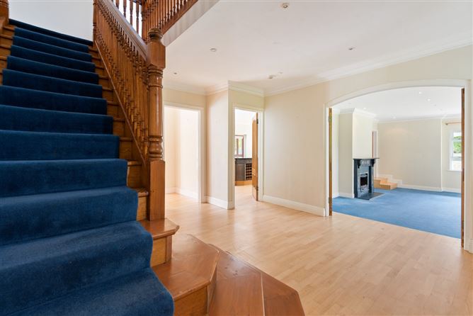 https://photos-a.propertyimages.ie/media/9/3/3/4844339/431bab2a-598d-488b-a30e-8e51d749e8ad_l.jpg