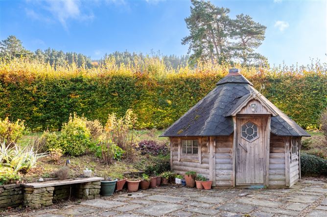 https://photos-a.propertyimages.ie/media/9/3/3/4844339/431bab2a-598d-488b-a30e-8e51d749e8ad_l.jpg
