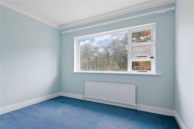 https://photos-a.propertyimages.ie/media/9/3/3/4844339/431bab2a-598d-488b-a30e-8e51d749e8ad_l.jpg