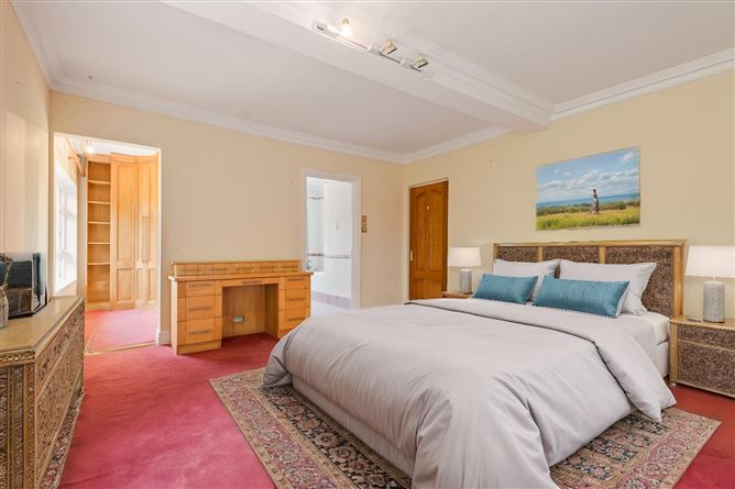 https://photos-a.propertyimages.ie/media/9/3/3/4844339/431bab2a-598d-488b-a30e-8e51d749e8ad_l.jpg