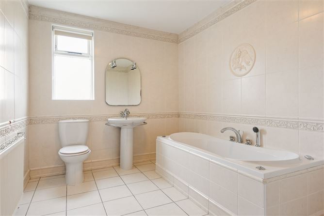 https://photos-a.propertyimages.ie/media/9/3/3/4844339/431bab2a-598d-488b-a30e-8e51d749e8ad_l.jpg