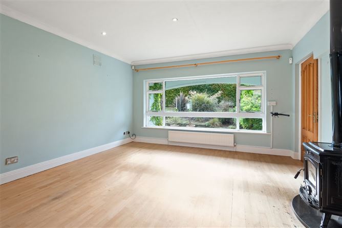 https://photos-a.propertyimages.ie/media/9/3/3/4844339/431bab2a-598d-488b-a30e-8e51d749e8ad_l.jpg