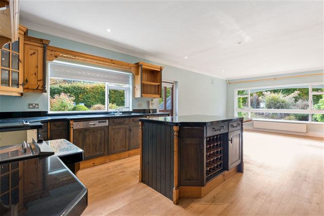https://photos-a.propertyimages.ie/media/9/3/3/4844339/431bab2a-598d-488b-a30e-8e51d749e8ad_l.jpg