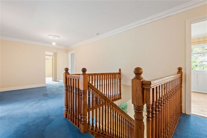 https://photos-a.propertyimages.ie/media/9/3/3/4844339/431bab2a-598d-488b-a30e-8e51d749e8ad_l.jpg