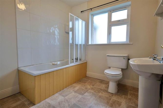 17 The Paddocks, Newcastle West, Limerick