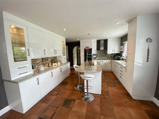 5 Dun Bui, Cullenagh Lower, Beaufort, Killarney Co. Kerry