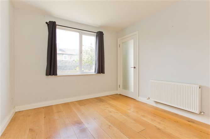 75 Saint Patrick's Crescent, Monkstown, County Dublin