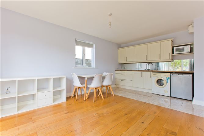 75 Saint Patrick's Crescent, Monkstown, County Dublin
