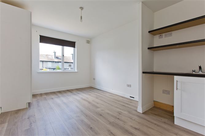 75 Saint Patrick's Crescent, Monkstown, County Dublin