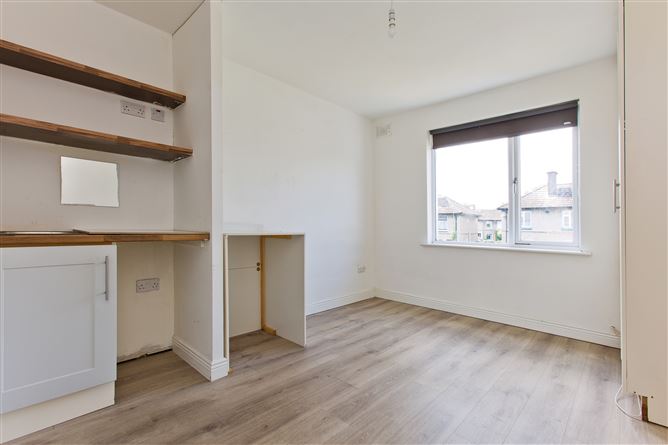 75 Saint Patrick's Crescent, Monkstown, County Dublin