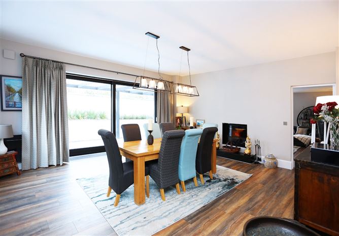 3 Hillfield, Ferndale Road, Rathmichael, Dublin 18