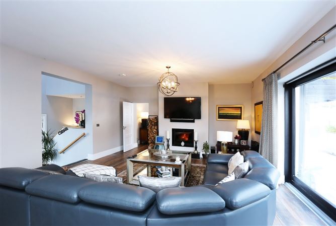 3 Hillfield, Ferndale Road, Rathmichael, Dublin 18