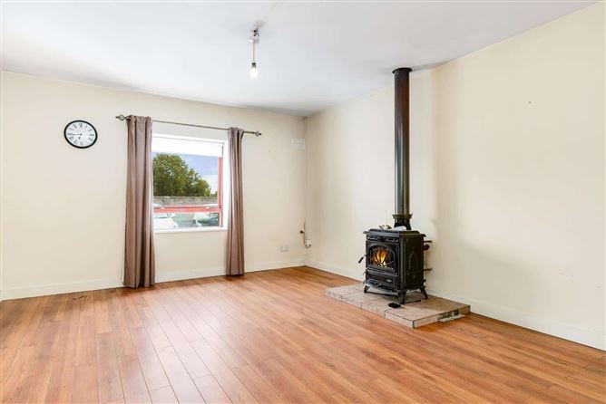 97 Beech Grove Cottages, Bray Road, Cabinteely, Dublin 18