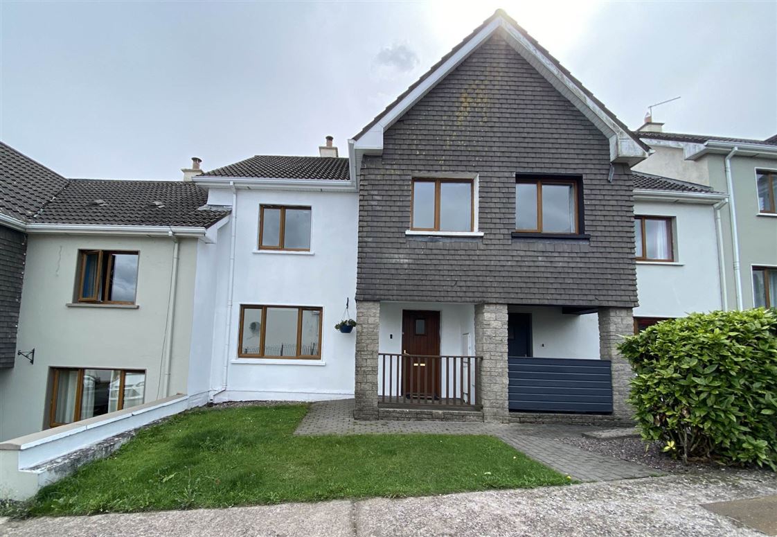 11 Hillcrest Court, Riverstick, County Cork