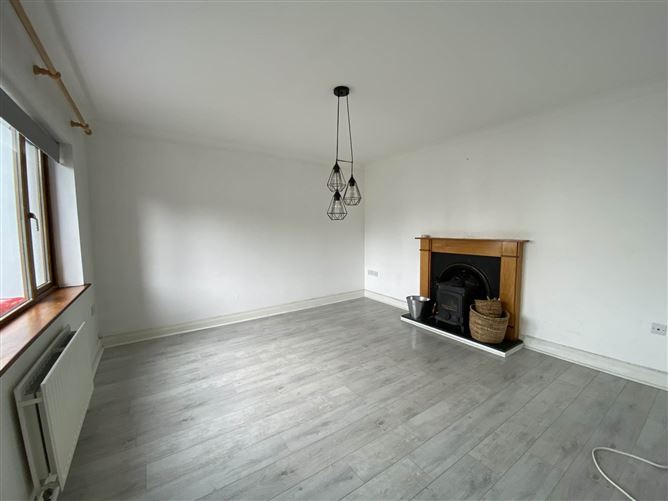 11 Hillcrest Court, Riverstick, County Cork