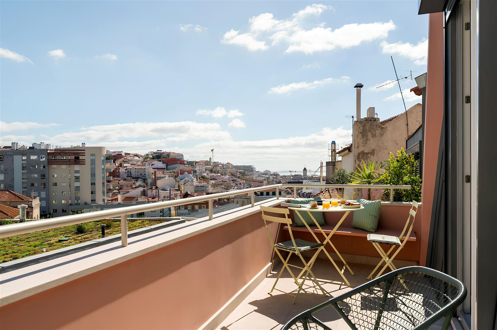 Photo 1 of 10 — Madragoa Copper,Lisboa,Lisbon,Portugal