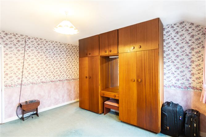 9 Shanowen Grove, Santry, Dublin 9