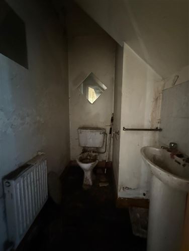 1 Church Gate, Gurteen, Sligo